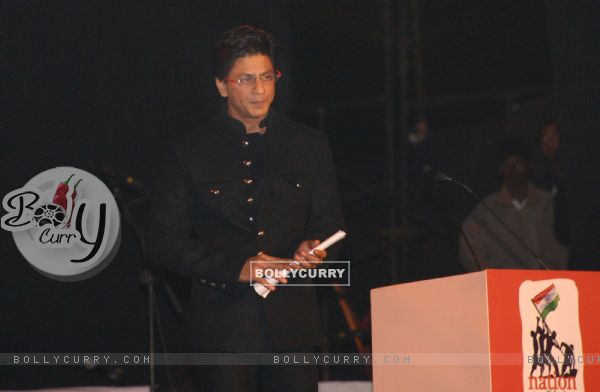 Bollywood Actor Shahrukh Khan at a programme "Nantion''s Solidarity Against Terror" (An Event at the India Gate to send strong message against Terrorism) on Sunday in New Delhi 28 Nov 09