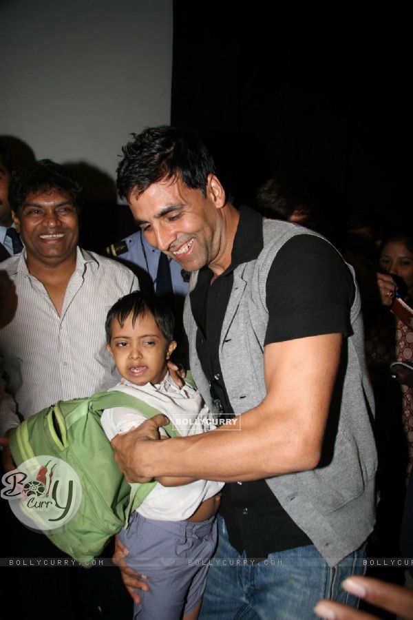 Johny Lever and Akshay Kumar at De Dana Dan Special Screening for Kids, PVR Goregaon (IANS: Photo)
