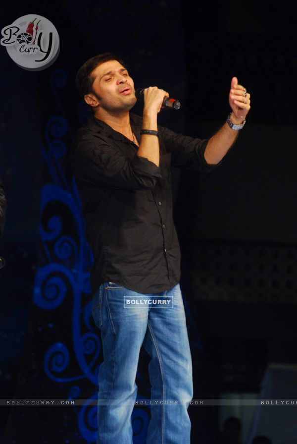 Himesh at the Navy Queen finals ''09