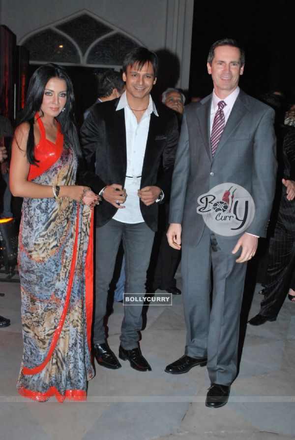 Bollywood actors Vivek Oberoi & Celina Jaitley at the IIFA press meet
