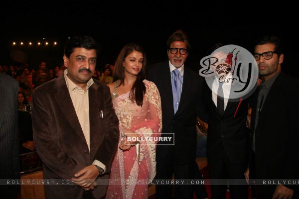 Aishwarya Rai, Amitabh Bachan, Shah Rukh Khan and Karan Johar at Police Show at Andheri Sports Complex