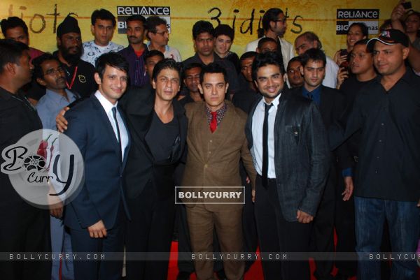Sharman Joshi, Shahrukh Khan, Aamir Khan and Madhwan at 3 Idiots Press Meet at IMAX Wadala (83356)