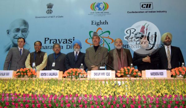 Union Minister for Overseas Indian Affairs Vayalar Ravi with the State CM"S Narendra Modi, Shivraj Chouhan, Ashok Chavan, Omar Abdullah and Deputy CM Sukhir Badal Saturday