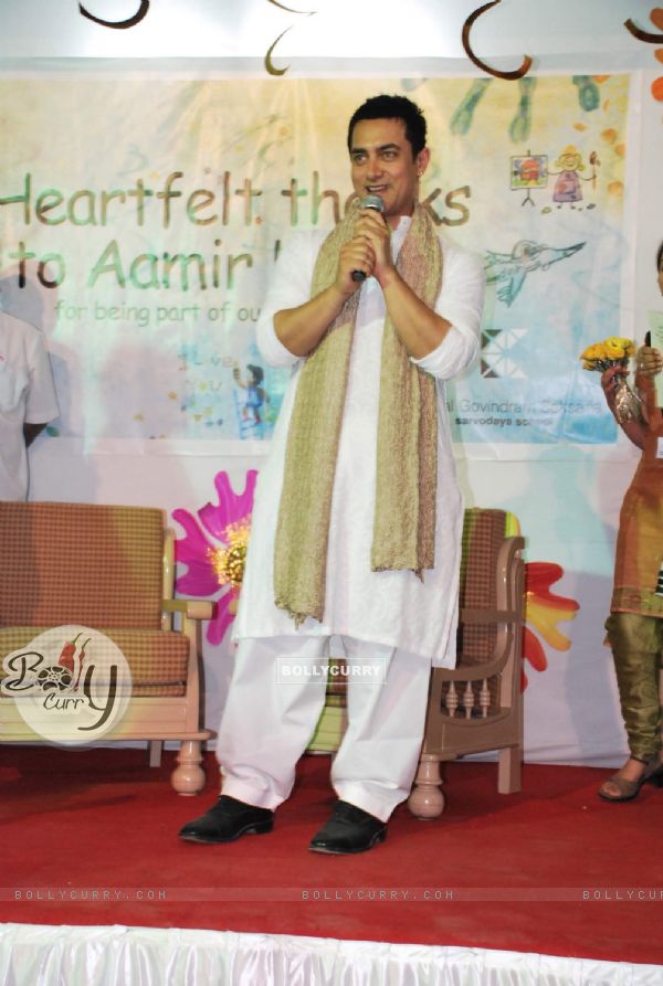 Aamir Khan grace Seksaria School festival at Malad in Mumbai on Sunday Night