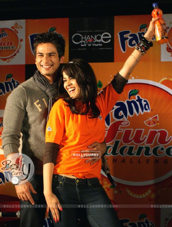 Genelia D''Souza & Shahid kapur launch "Fanta Fan Dance Challenge - Chance pe Dance