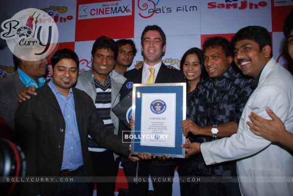 Sunil Pal and Raju Shrivastav at Bhavnao Samja Karo film premiere at Cinemax