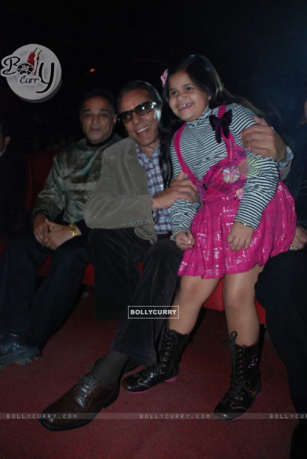 Dharmendra and Saloni at Lions Gold Awards in Bhaidas Hall