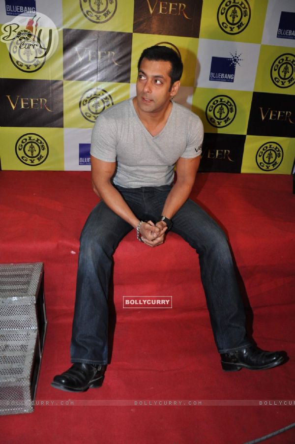 Bollywood actor Salman Khan at the promotional event of "Gold''s Gym and Veer Strength Challenge" (84217)