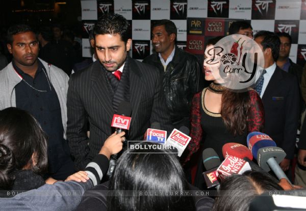 Bollywood star Abhishek Bachchan and Aishwarya Rai Bachchan for the red carpet premiere of the movie "Rann" , in New Delhi on Thursday 28 Jan 2010 (84491)