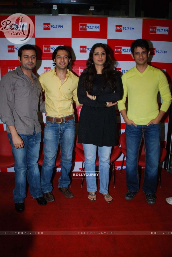 Bollywood actors Vatsal Sheth, Tabu and Sharman Joshi at the promotional event of their upcoming movie "Toh Baat Pakki" at Big FM studios,Andheri in Mumbai (84512)