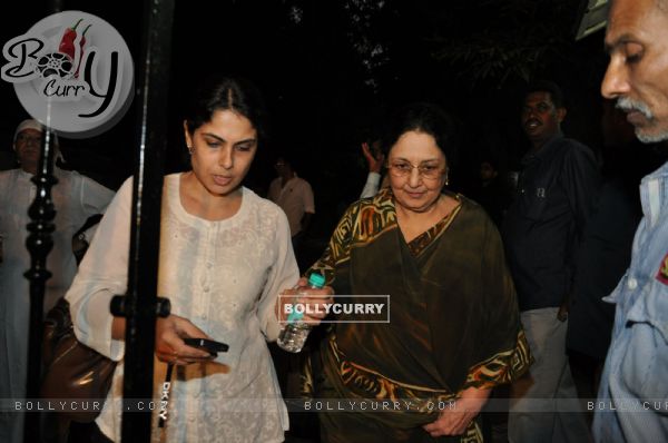 Celebrities at Aamir Khan father funeral pic