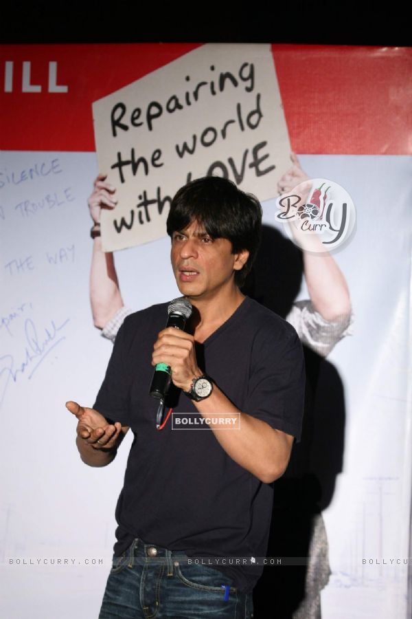 SRK promotes "My Name is Khan" at Fun N Cinemax (85167)