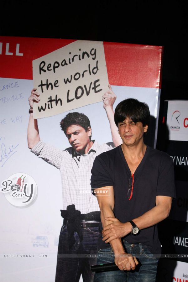 SRK promotes "My Name is Khan" at Fun N Cinemax (85169)