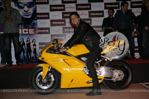 Vivek Oberoi at the launch of Prince Film Music, Oberoi Mall (85247)