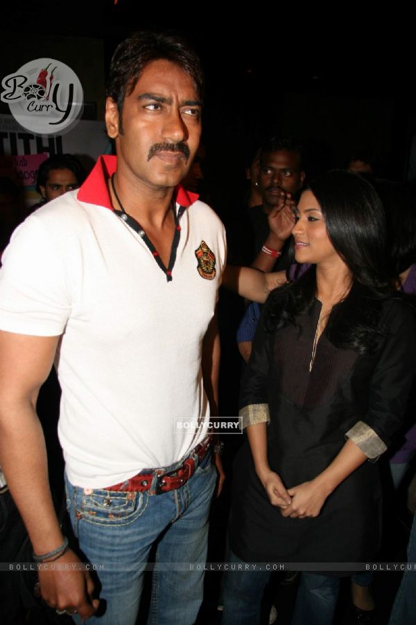 Ajay Devgan and Konkona Sen Sharma at Atithi Tum Kab Jaonge music launch (85354)