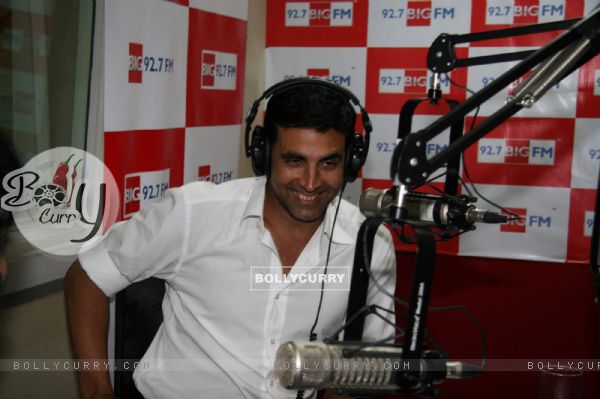 Akshay Kumar at Housefull music launch at Big FM (86132)