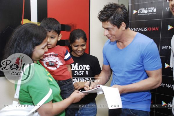 Reebok My Name Is Khan online contest winners get to meet SRK and win Reebok MNIK merchandise (86324)