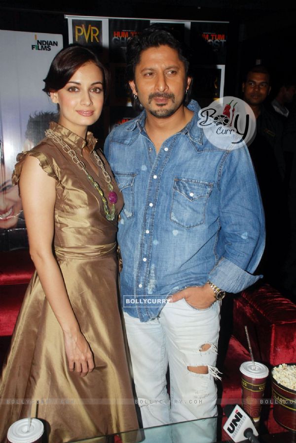 Actors Arshad Warsi and Dia Mirza at a Press Conference of their forthcoming film ''Hum Tum Aur Ghost'' , in New Delhi (86357)