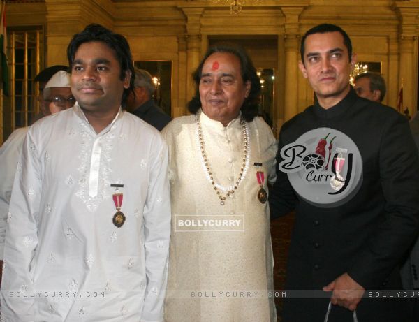 AR Rehman ,Pt Channu Lal Misra and Amir Khan at the Rashtrapati Bhawan,on Wednesday