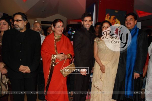 Shatrughan Sinha, Poonam Sinha, Luv Sinha and Hema Malini at Saadiyan film premiere