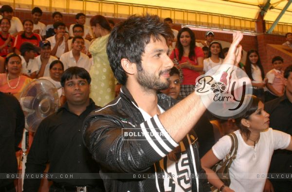 Bollywood actor Shahid Kapoor visited his old school "Gyan Bharti" in New Delhi 14 April 2010 to promote his film "Paathshala" and revive his childhood memories (86957)
