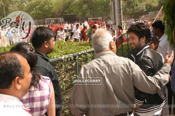 Bollywood actor Shahid Kapoor visited his old school "Gyan Bharti" in New Delhi 14 April 2010 to promote his film "Paathshala" and revive his childhood memories (86962)