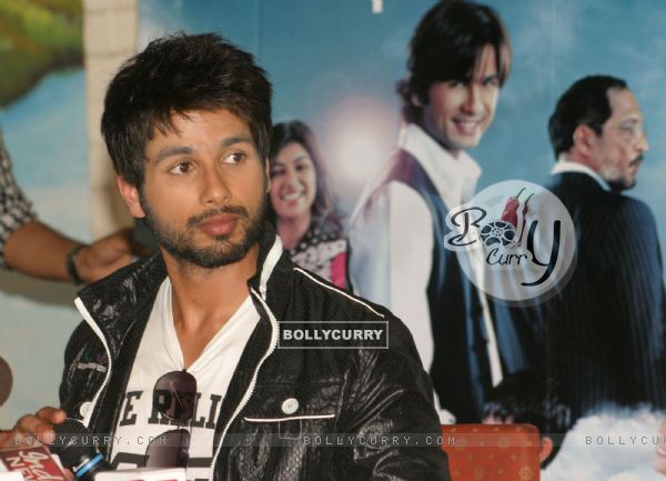 Bollywood actor Shahid Kapoor visited his old school "Gyan Bharti" in New Delhi 14 April 2010 to promote his film "Paathshala" and revive his childhood memories (86963)
