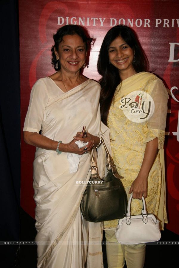 Tanuja and Tanisha at Dignity Film festival at Ravindra Natya Mandir