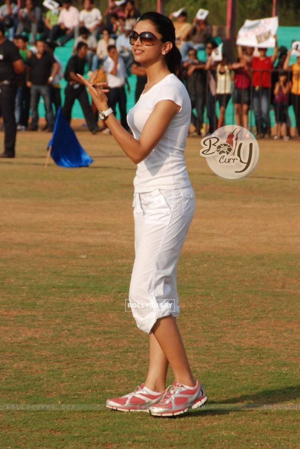 Deepika at Housefull movie cricket match at Goregaon (87391)
