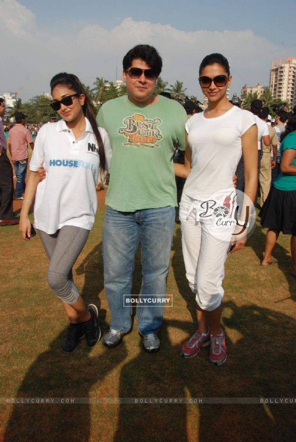 Celebrities at Housefull movie cricket match at Goregaon (87392)