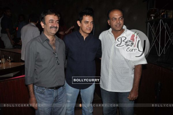 Ashutosh Gowariker,Rajkumar Hirani and Aamir Khan at Peepli Live music launch (90046)