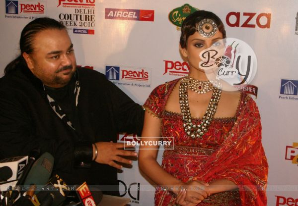 Bollywood actress Kangna Ranaut and designer J J Valaya  at the Delhi Couture Week 2010, in New Delhi on Friday