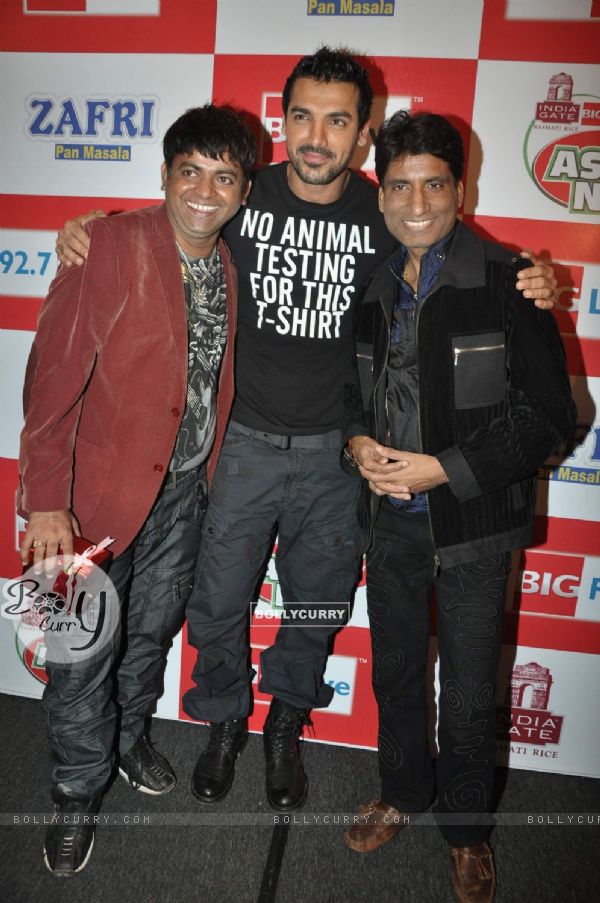 Vijay Ishwarlal Pawar (VIP), Raju Srivastav and John at Big FM''s Green Humour mimicry launch