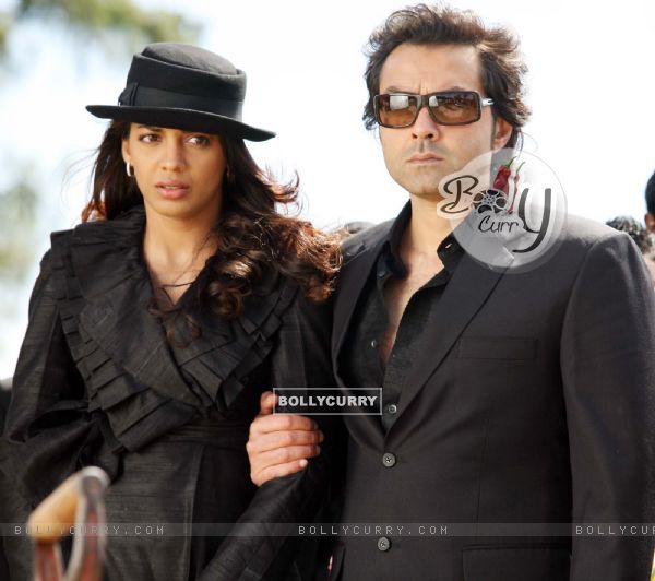 Bobby and Mugdha in the movie Help (92479)