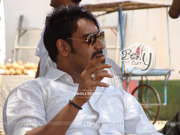 Ajay devgan in the movie Aakrosh (93528)