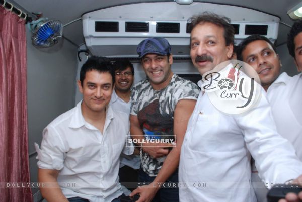 Aamir and Salman Khan at Blood Donation Drive at Bandra