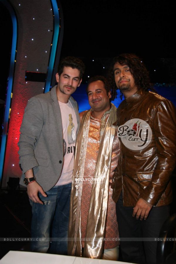 Neil Nitin Mukesh with Sonu and Rahat on the sets of Chote Ustad at Mehboob Studio