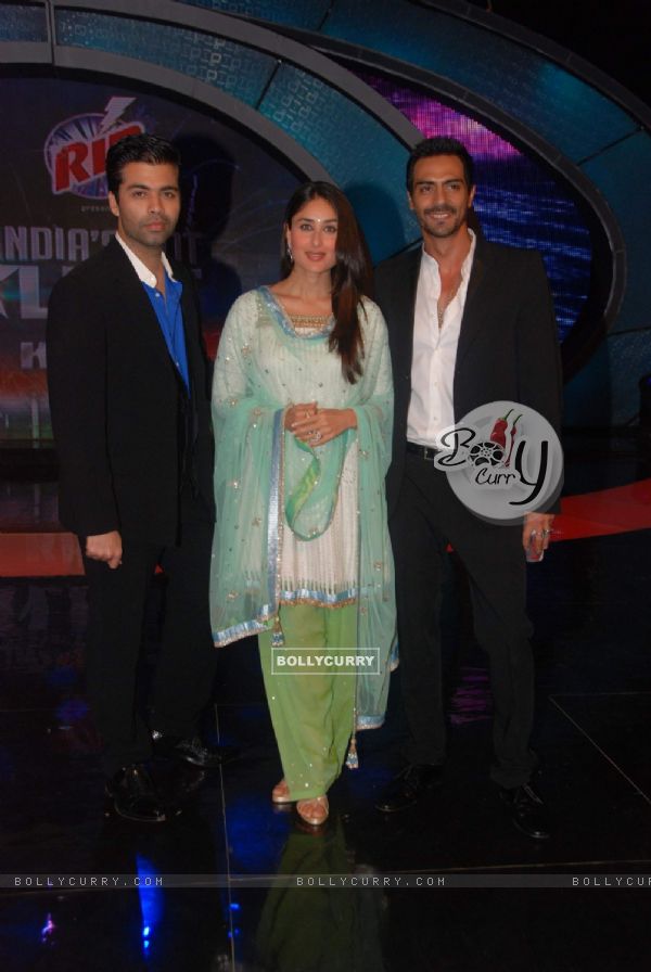 Karan Johar, Kareena and Arjun Promote We Are Family on the sets of India''s Got Talent at Filmcity (95166)