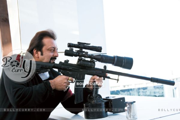 Sanjay Dutt with a rifle (96255)