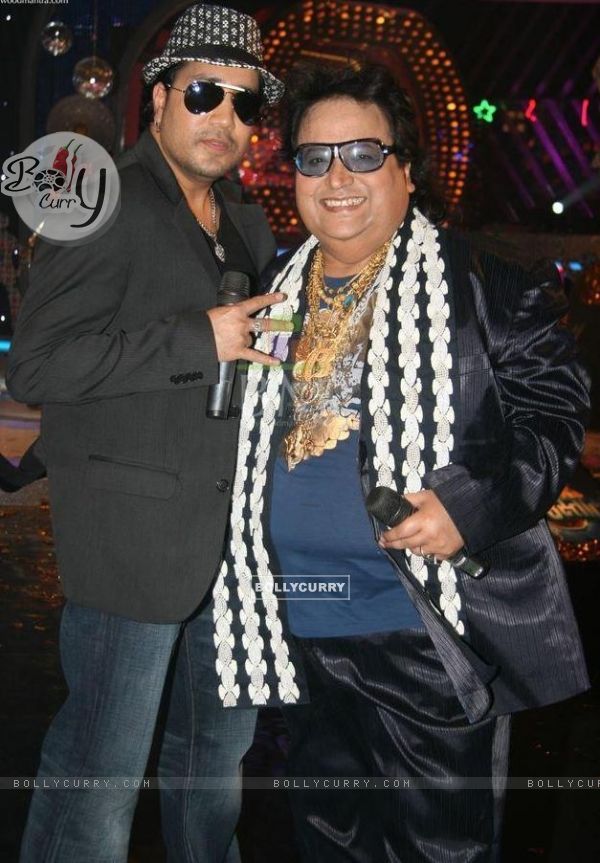 Mika and Bappi Lahiri as a guest in tv show Chhote Ustaad