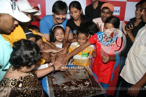 Vivek celebrates birthday with CPAA kids at Wadala