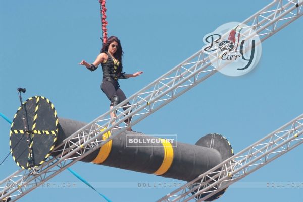 Priyanka doing difficult stunts