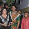 Farah Khan with Akshay Kumar at Film TEES MAAR KHAN promotion Beach Party