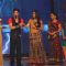 Shah Rukh with Ragini Khanna, Giaa Manek, Pooja Gor and Sanaya Irani at Ra.One music launch