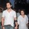 Aftab Shivdasani with mother pays respect at Dev Anand's prayer meet