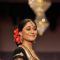 Soumya Seth on ramp at the Beti show by Vikram Phadnis at IIJW 2012