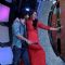 Shahid helps Sonakshi to walk on Dance India Dance