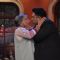 Dadi gives Ram Kapoor a Shagun Ki Pappi on Comedy Nights with Kapil