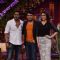 Kapil poses with Ajay Devgn and Kareena Kapoor on Comedy Nights With Kapil