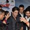 Shah Rukh Khan surrounded by his Fans at the Trailer Launch of Ekkees Topon Ki Salaami